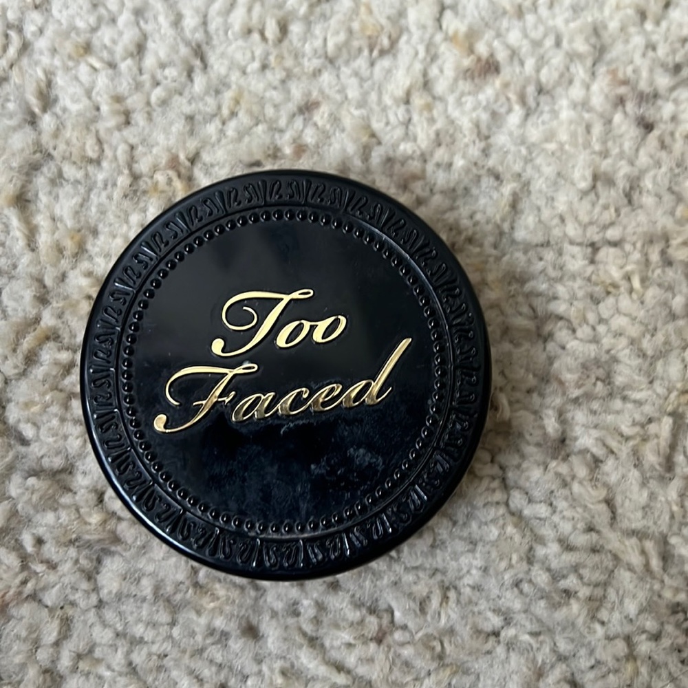 Multi use complexion powder